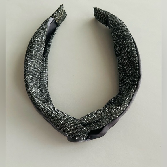 New Glamsquad Silver and Silver Glitter Pleated Knot Fabric Headband Knot GSQ - Picture 3 of 12